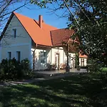 Gurudeva Bhavan Pensiune *